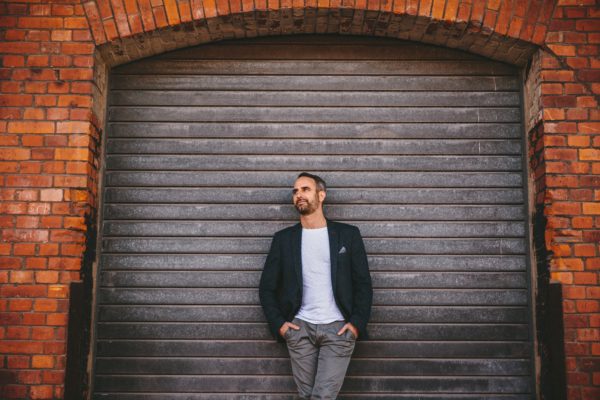 DJ Nils Boldhaus-ist ein professioneller DJ aus Hamburg mit Equipment und Anlage und Fotobox