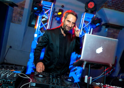 Buchen Sie DJ Nils Boldhaus Für Ihre Veranstaltung Oder Hochzeit In Hamburg